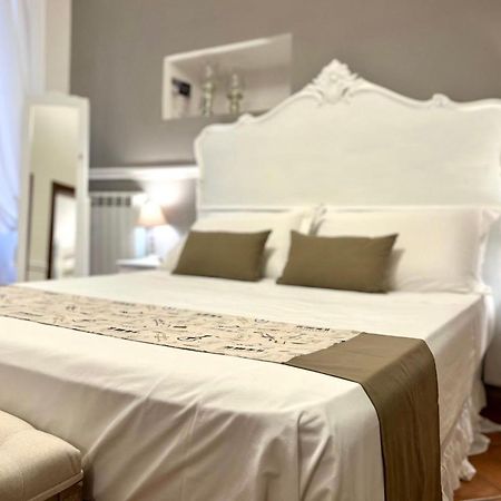 Miluar - Centro Storico - Lungo La Via Della Musica Bed and Breakfast Νάπολη Εξωτερικό φωτογραφία