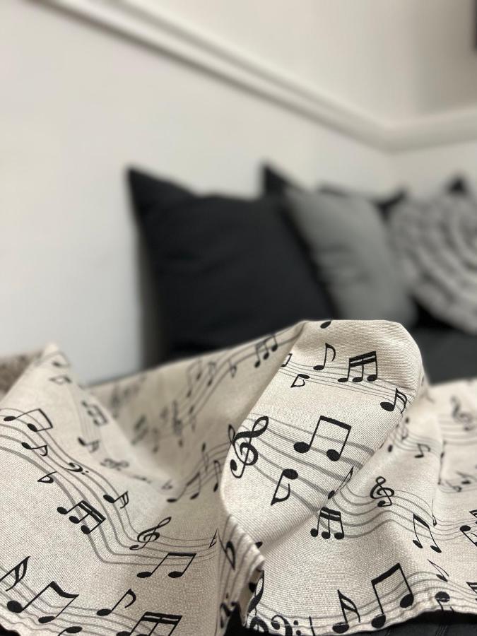 Miluar - Centro Storico - Lungo La Via Della Musica Bed and Breakfast Νάπολη Εξωτερικό φωτογραφία