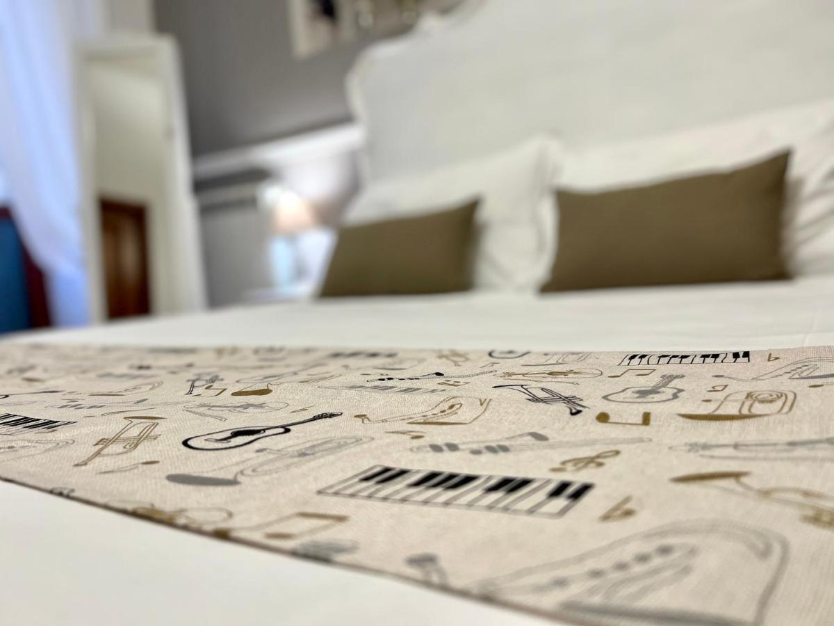Miluar - Centro Storico - Lungo La Via Della Musica Bed and Breakfast Νάπολη Εξωτερικό φωτογραφία