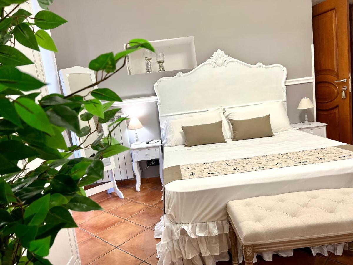 Miluar - Centro Storico - Lungo La Via Della Musica Bed and Breakfast Νάπολη Εξωτερικό φωτογραφία