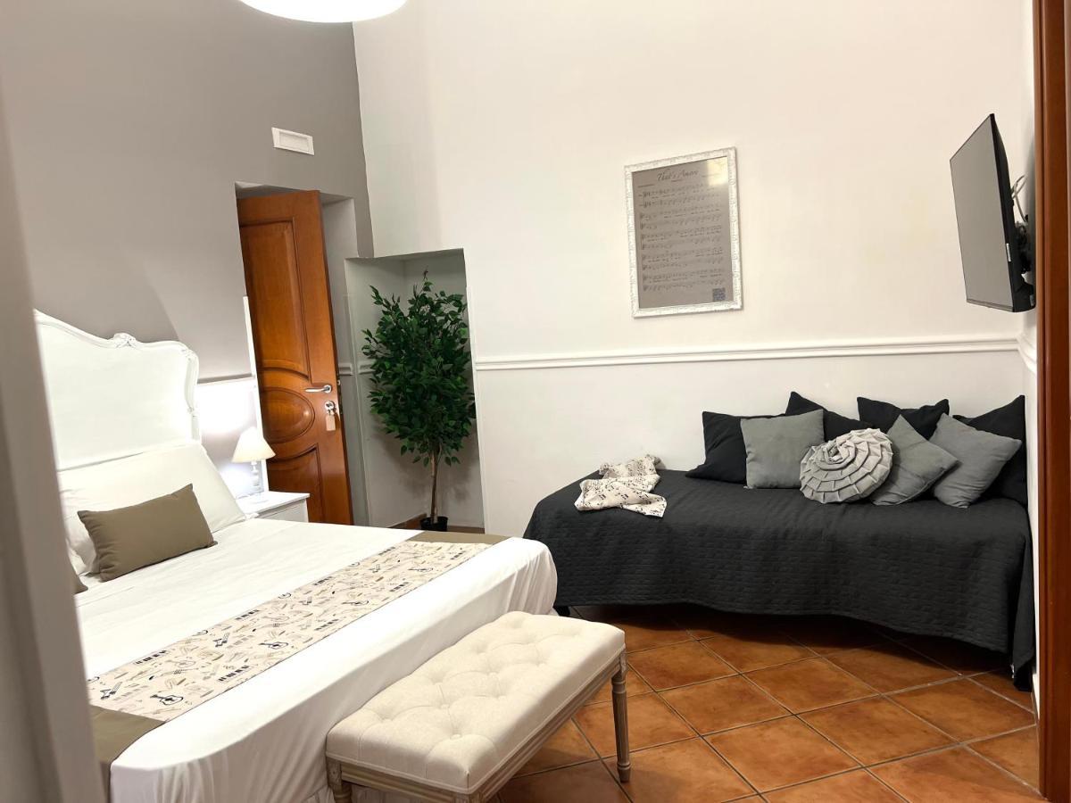 Miluar - Centro Storico - Lungo La Via Della Musica Bed and Breakfast Νάπολη Εξωτερικό φωτογραφία