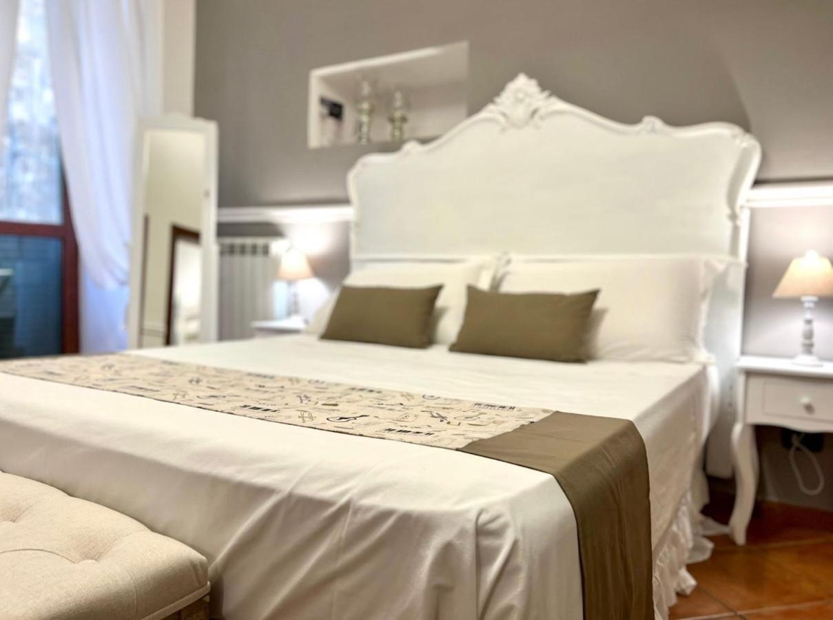 Miluar - Centro Storico - Lungo La Via Della Musica Bed and Breakfast Νάπολη Εξωτερικό φωτογραφία